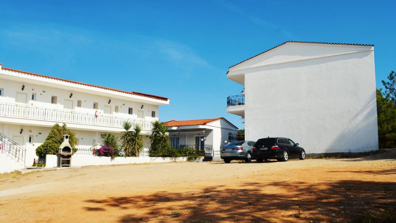 Lazaridis Luxury Studios&Apartments Nea Roda Exterior foto